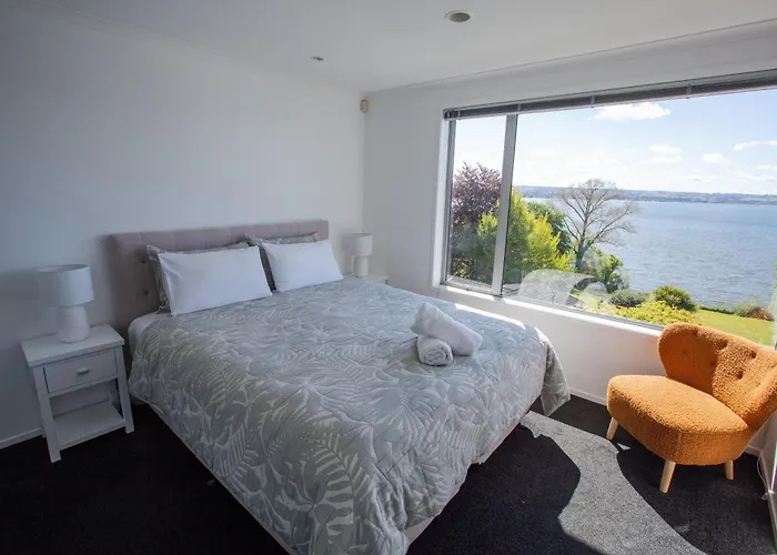 Serenity Lakeview Retreat * Rotorua